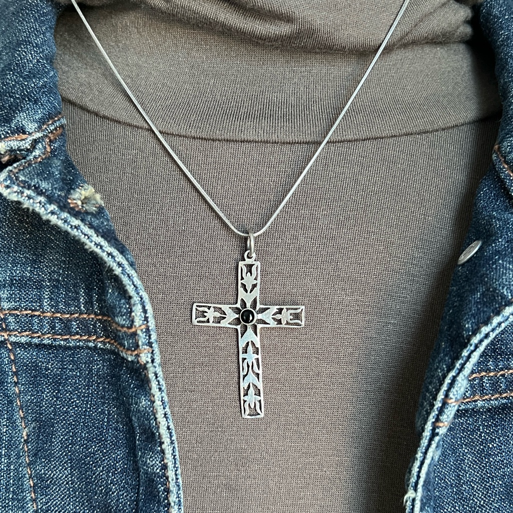 Silver 925 Cross On Riund 18” Chain Vintage